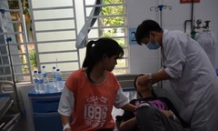 Vụ 63 công nhân ngộ độc ở Bình Phước: Thực đơn bữa cơm trưa gồm những gì?