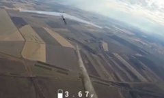Cận cảnh FPV Ukraine dùng gậy tấn công, UAV Nga lạng lách “trêu ngươi”