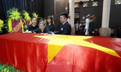 Cô giáo Đặng Thị Phúc nghẹn ngào tiễn biệt học trò cũ- Tổng Bí thư Nguyễn Phú Trọng