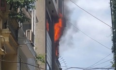 Hà Nội: Điều tra nguyên nhân vụ cháy nhà 4 tầng trong ngõ tại Cầu Giấy
