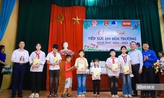 NXB Giáo dục Việt Nam và Tạp chí ĐS&PL tổ chức chương trình  "Tiếp bước em đến trường năm 2024 "