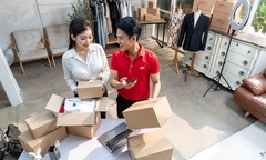 Xanh hóa “ô nhiễm trắng” trong giao dịch thương mại điện tử