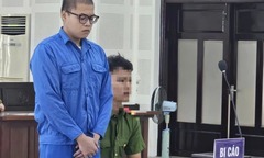 Nam nhân viên IT dùng vỏ chai đâm bạn tử vong trên bàn nhậu khóc nức nở tại toà