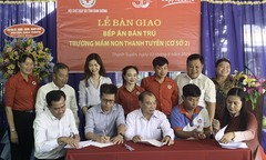 “Bước chân gắn kết yêu thương”: Hỗ trợ 30.000 USD đến trẻ em có hoàn cảnh khó khăn