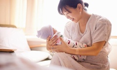 Sinh con bao lâu thì nhận được tiền thai sản?