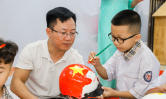 Trao tặng hơn 1,7 triệu mũ bảo hiểm cho học sinh lớp 1