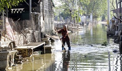 Hà Nội: Huyện Chương Mỹ vẫn ngập úng, người dân bần thần vì mất mát quá nhiều