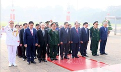 70 năm Giải phóng Thủ đô: Lãnh đạo Đảng, Nhà nước vào Lăng viếng Chủ tịch Hồ Chí Minh