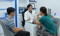 Đi triệt lông tại spa  "cỏ ", người phụ nữ sốc khi mắc loại virus lây cả cho chồng