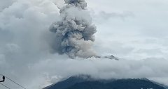 Núi lửa Indonesia phun trào vào rạng sáng, ít nhất 9 người thiệt mạng