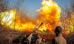 Sa  "lưới tử thần " của Nga ở Kursk, Ukraine có động thái liều lĩnh, cứu nguy  "quân bài mặc cả "