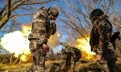  "Quân bài mặc cả " ở Kursk sắp bị thiêu rụi, Ukraine lập tức có động thái  "nóng " trên đất Nga