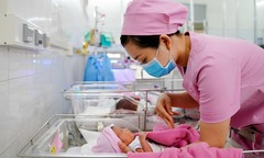 Bộ Chính trị yêu cầu không kỷ luật trường hợp sinh con thứ 3