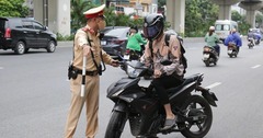 Mua bán xe không sang tên đổi chủ sẽ bị phạt bao nhiêu tiền?