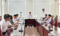 Đại biểu Quốc hội Trần Công Phàn lắng nghe ý kiến, kiến nghị của công dân tỉnh Bình Dương