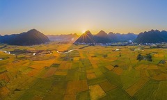 Bình minh lên rực rỡ nơi thung lũng Bắc Sơn