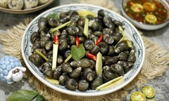 Ăn ốc có nên bỏ đuôi?