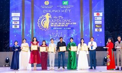 Nghệ nhân Hồ Thị Thanh Hương vinh dự nhận Bằng khen từ Liên đoàn Lao động tỉnh Kiên Giang