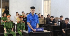 Mâu thuẫn nhỏ với bạn chơi thân, nam thanh niên đâm bạn tử vong lĩnh án