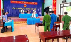 Mua xăng đốt xe máy người yêu do mâu thuẫn, gã đàn ông lĩnh án 3 năm tù 