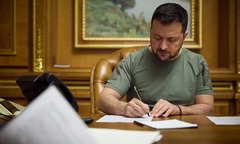 Ukraine nhận tin  "sét đánh ngang tai " từ vùng biên giới, Tổng thống Zelensky ký sắc lệnh  "nóng "