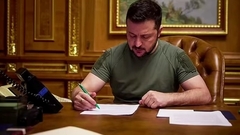 Chiến sự Nga - Ukraine ngày 19/4: Nga dội hỏa lực  "nghẹt thở ", Tổng thống Zelensky ký sắc lệnh  "nóng "