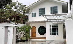 Mẫu nhà phố tông trắng tinh khôi