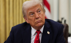Tổng thống Trump bất ngờ ám chỉ Ukraine sẵn sàng từ bỏ Crimea giữa tình thế  "rối như tơ vò "