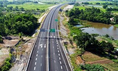 Không được thu phí cao tốc khi chưa có trạm dừng nghỉ