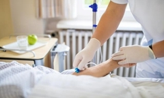 Định mệnh nghiệt ngã từ sai sót y khoa Đông-Tây: Y tá tiêm thuốc quá liều khiến 6 người tử vong, lý do phía sau gây chấn động