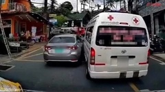 Thái Lan: Tài xế taxi ngang ngược chặn xe cứu thương, bệnh nhân 62 tuổi tử vong