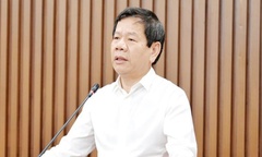 Vạch trần cách thức cựu Chủ tịch tỉnh Quảng Ngãi nhận tiền từ Hậu  "pháo "