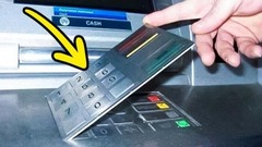 Rút tiền ở cây ATM thấy 3 dấu hiệu này hãy về ngay