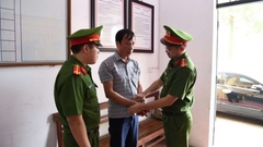 Bắt tạm giam một chủ tịch xã ở Phú Thọ làm ngơ cho khai thác đất rừng trái phép