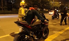 Xe gắn máy nẹt pô trong khu đông dân cư bị phạt bao nhiêu tiền