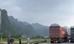 Tin tức tai nạn giao thông mới nhất ngày 16/5: Tai nạn liên hoàn trên quốc lộ, 2 người tử vong