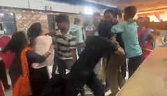 Clip: Phát hiện bạn trai  "lén " kết hôn, cô gái lao đến phá đám cưới