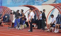 Chỉ sau 3 trận đấu sớm vòng 23 V-League, có tới hai HLV xin từ chức