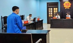 Tuyên án 8 năm tù với nam thanh niên 2 lần  "giở trò đồi bại " với bé gái 