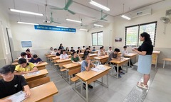Sáng nay (6/6), gần 103.000 học sinh ở Hà Nội làm thủ tục dự thi vào lớp 10