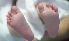 Y tá tuyên bố thai nhi đã tử vong, thai phụ chuyển viện, sinh con trai khoẻ mạnh gây  "rúng động " tại Ấn Độ