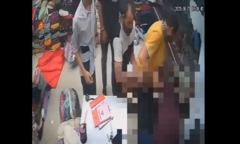 Clip: Người đàn ông bất ngờ lên cơn đau tim, gục ngã tại cửa hàng, qua đời thương tâm