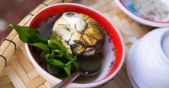 Người bệnh thận có nên ăn trứng vịt lộn?