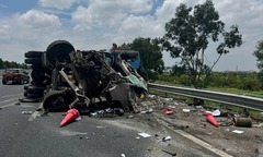 Khoảnh khắc xe đầu kéo đâm liên hoàn trên cao tốc Hà Nội - Hải Phòng, 2 người tử vong