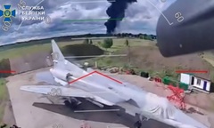 Ukraine bất ngờ tung video kịch tính như phim, tiết lộ chi tiết chiến dịch  "Mạng nhện " tấn công loạt căn cứ của Nga