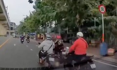 Xuất hiện clip thanh niên áo cam truy đuổi, đạp xe máy  "cực gắt " ngay trước đầu ô tô ở TP.HCM: Công an vào cuộc