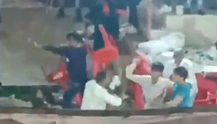 Clip: Đám cưới biến thành  "võ đài " vì lý do không ai ngờ
