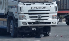 Hiện trường vụ tai nạn giao thông ở Bình Dương, người phụ nữ tử vong thương tâm dưới gầm xe ben