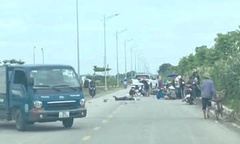 Hiện trường vụ xe máy va chạm ô tô tải, nữ sinh viên trường y tử vong
