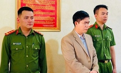 Vụ 11 học sinh ăn 2 gói mì tôm chan cơm ở Lào Cai: Nguyên hiệu trưởng lĩnh 3 năm 6 tháng tù
